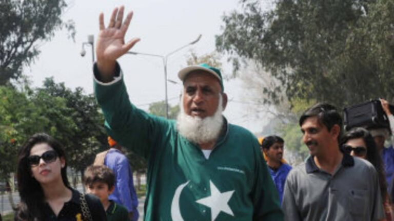 Pakistan’s famous cheerleader ‘Chacha Cricket’ to retire this year – پاکستان کرکٹ کے مشہور ترین ‘چچا کرکٹ’ کا ریٹائرمنٹ کا اعلان