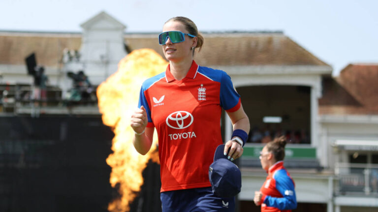England bowl and hand debut to Corteen-Coleman; Harmanpreet rested – انگلینڈ نے بھارت کے خلاف پہلے ٹی20 میچ میں ٹاس جیت کر باؤلنگ کا فیصلہ کیا