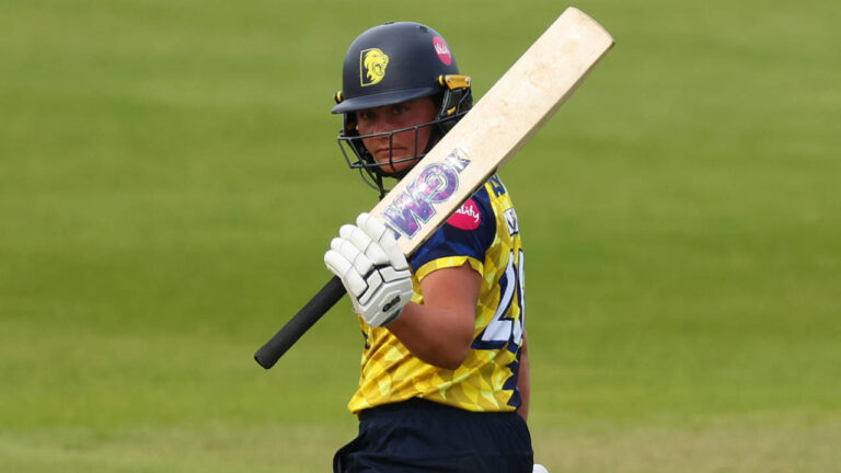 Heath’s T20 best proves too much for struggling Warwickshire – بھینس ہیتھ کی شاندار اننگز، ڈرہم کی واروکشائر کے خلاف 27 رنز سے فتح