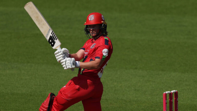 Lanning caning sees of Somerset for Lancashire’s first win – ویمنز وائٹلٹی بلاسٹ: میگ لیننگ کی شاندار اننگز، لنکاشائر تھنڈر کی پہلی فتح